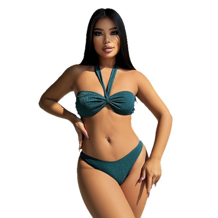 Damen Bandeau Bikini mit glitzerndem Oberteil und figurumspielendem Miniröckchen Echo Archiv