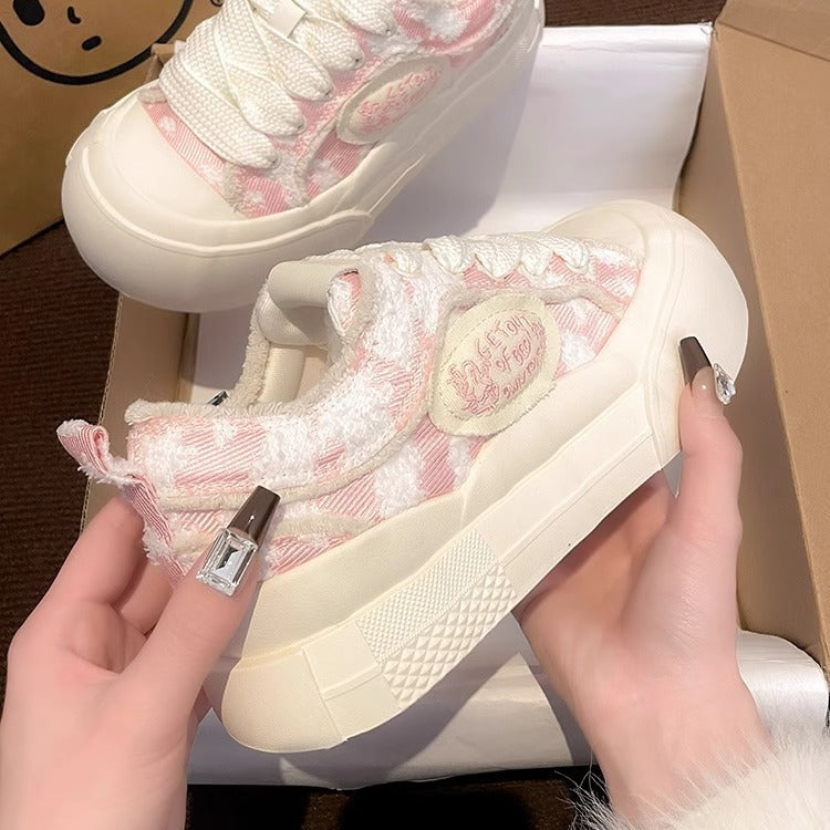Damen Exklusive Trend-Sneaker mit weichem Obermaterial und besonders dämpfender Sohle Echo Archiv