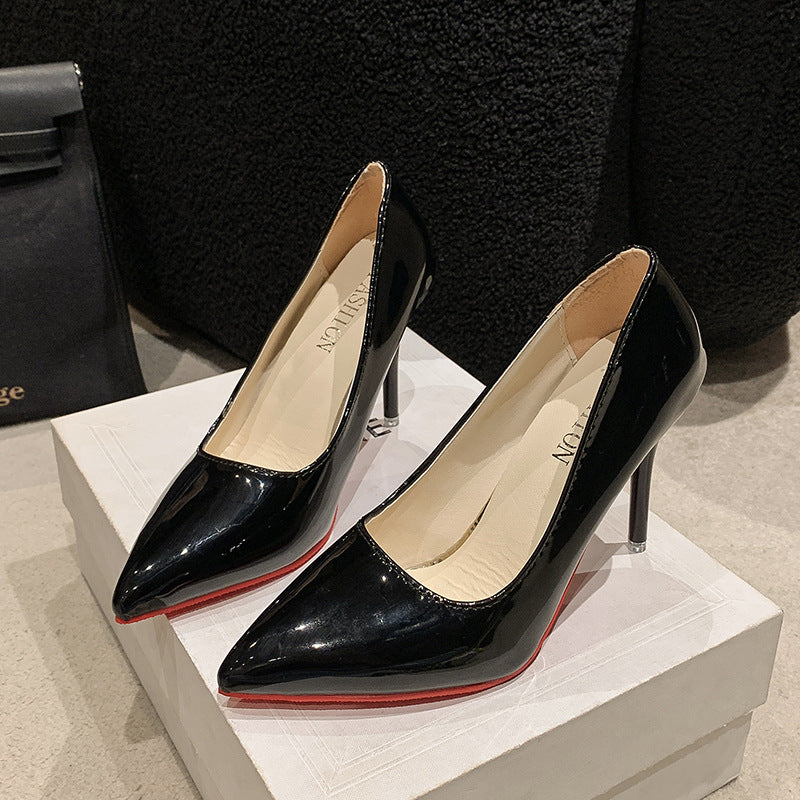 Damen Elegante High Heels mit spitz zulaufender Vorderkappe und transparentem Absatz Echoarchiv