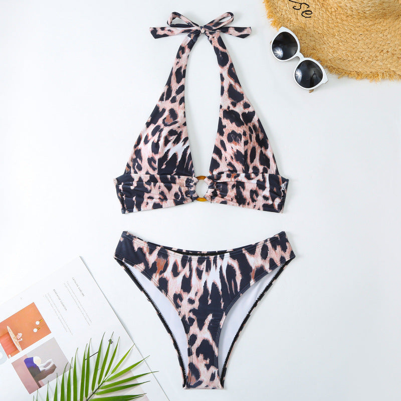 Damen Triangel-Bikini mit verspieltem Knoten-Design und elegantem Strandrock Echo Archiv