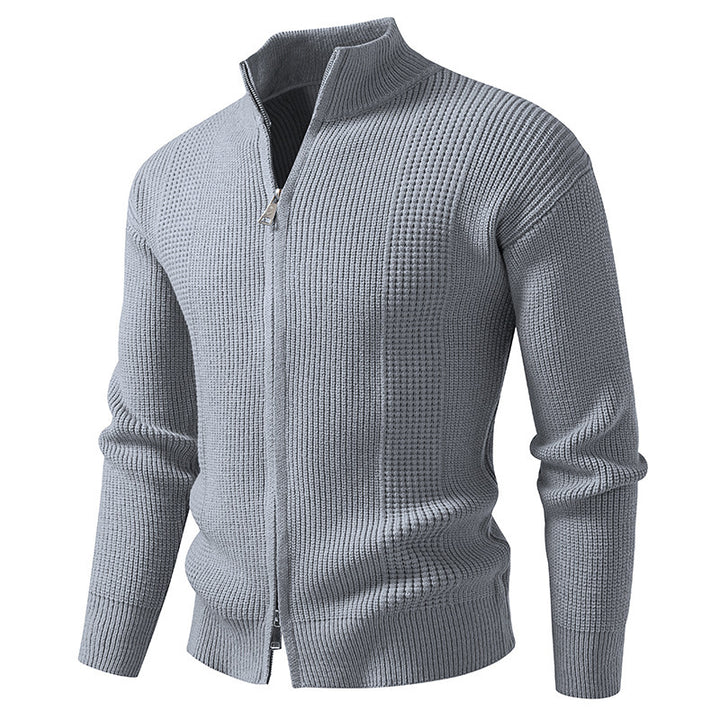 Herren Strickjacke mit hohem Kragen und innovativem Zipper Echoarchiv