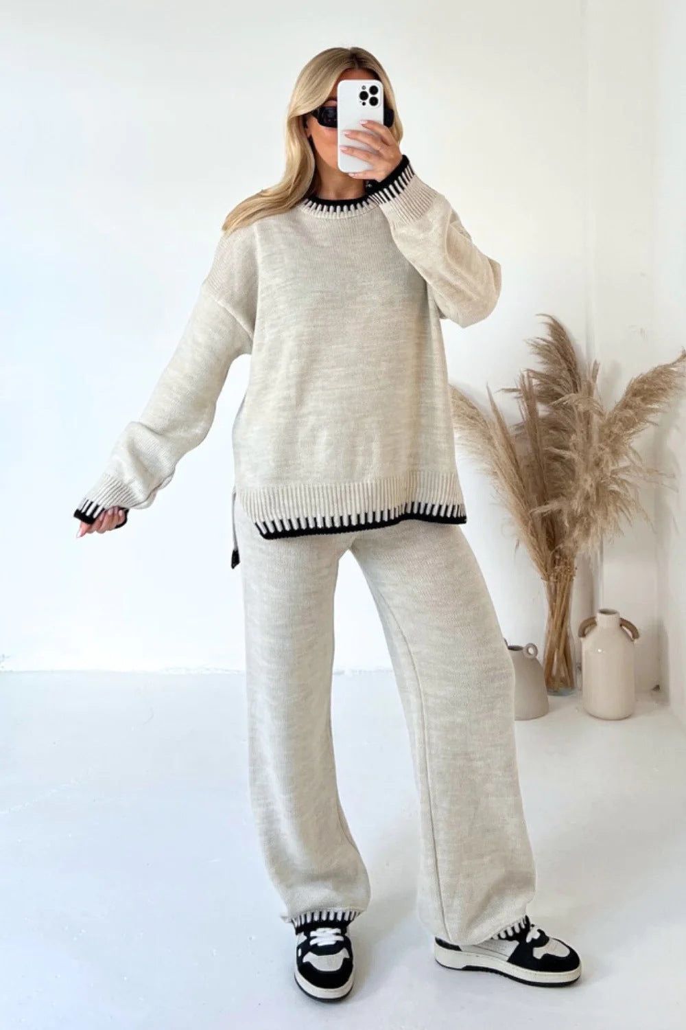 Damen nan lässiger Strick-Hausanzug mit Oversize-Pullover und weiter Strickhose Echo Archiv