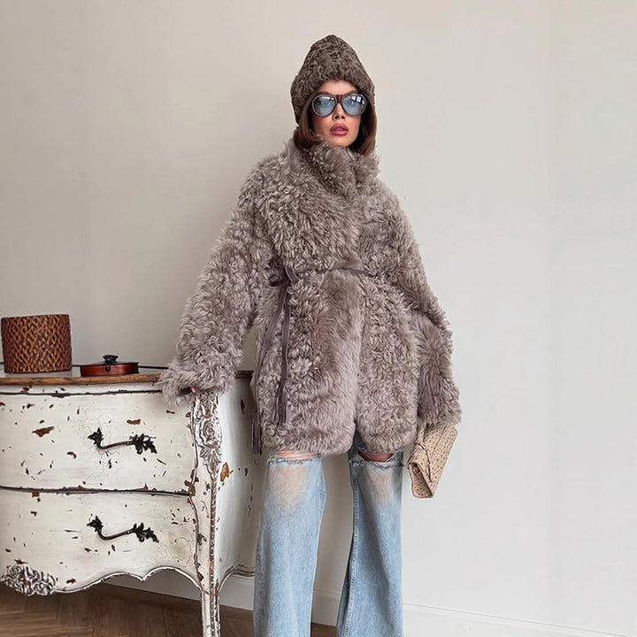 Damen Oversize Kunstfell‑Mantel mit lockiger Teddy‑Optik und weiter Boxy‑Silhouette Echoarchiv
