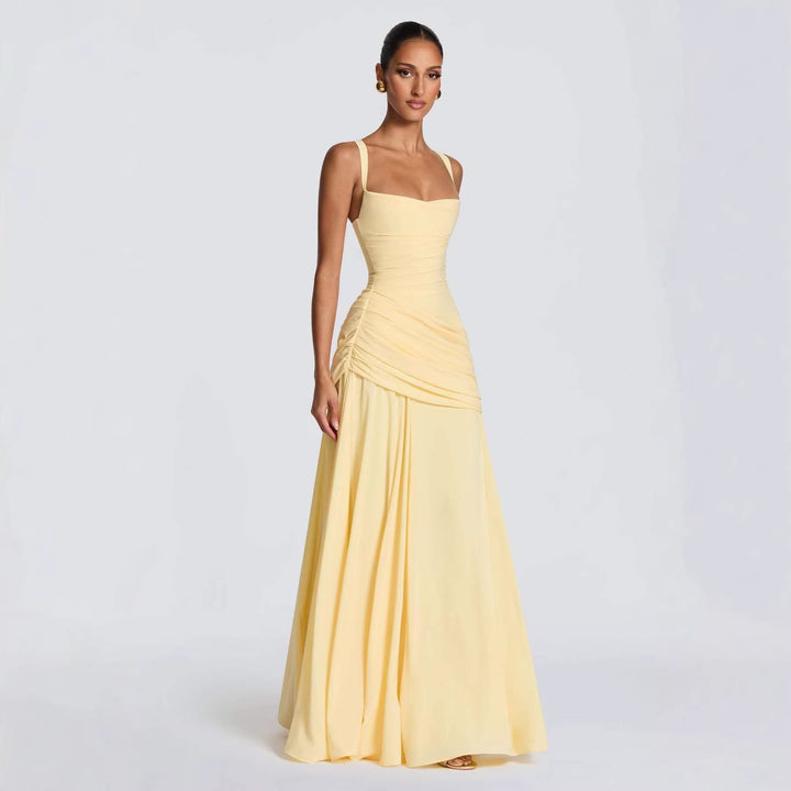 Damen Abendkleid mit elegantem, tailliertem Schnitt Echoarchiv