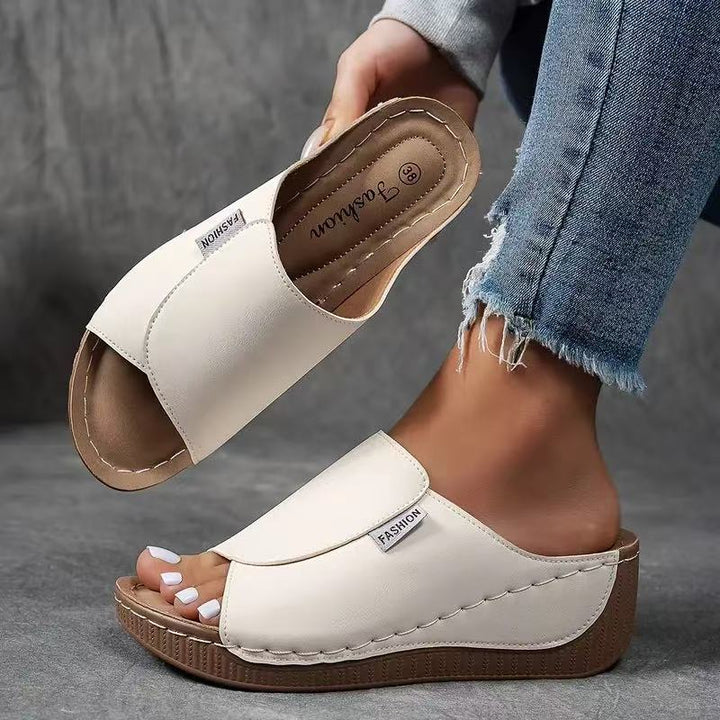 Damen nan anatomisch geformte Schlupf-Sandale mit ergonomischer Keilsohle und genähter Randnaht Echo Archiv