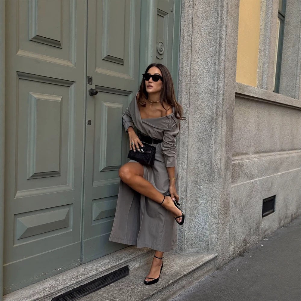 Damen Off-Shoulder Trenchkleid mit doppelreihiger Knopfleiste und tailliertem Lackgürtel Echoarchiv