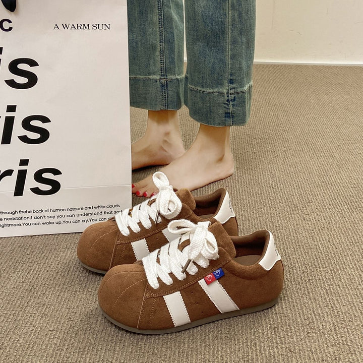 Damen Sneakers aus hochwertigem Wildleder mit sportlicher Silhouette Echo Archiv