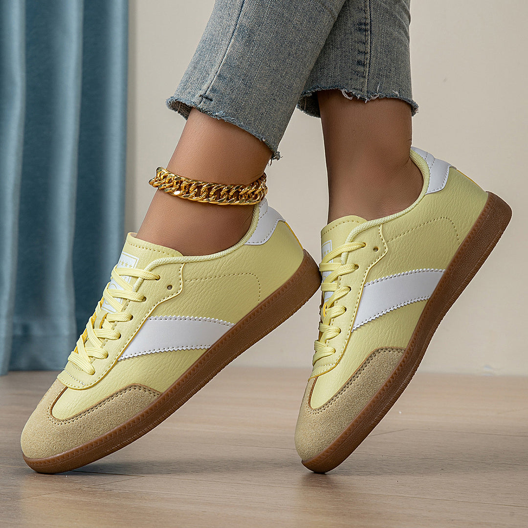 Damen nan retro-inspirierte Sneaker mit niedrigem Schnitt, Gumsohle und Velours-Zehenkappe Echo Archiv