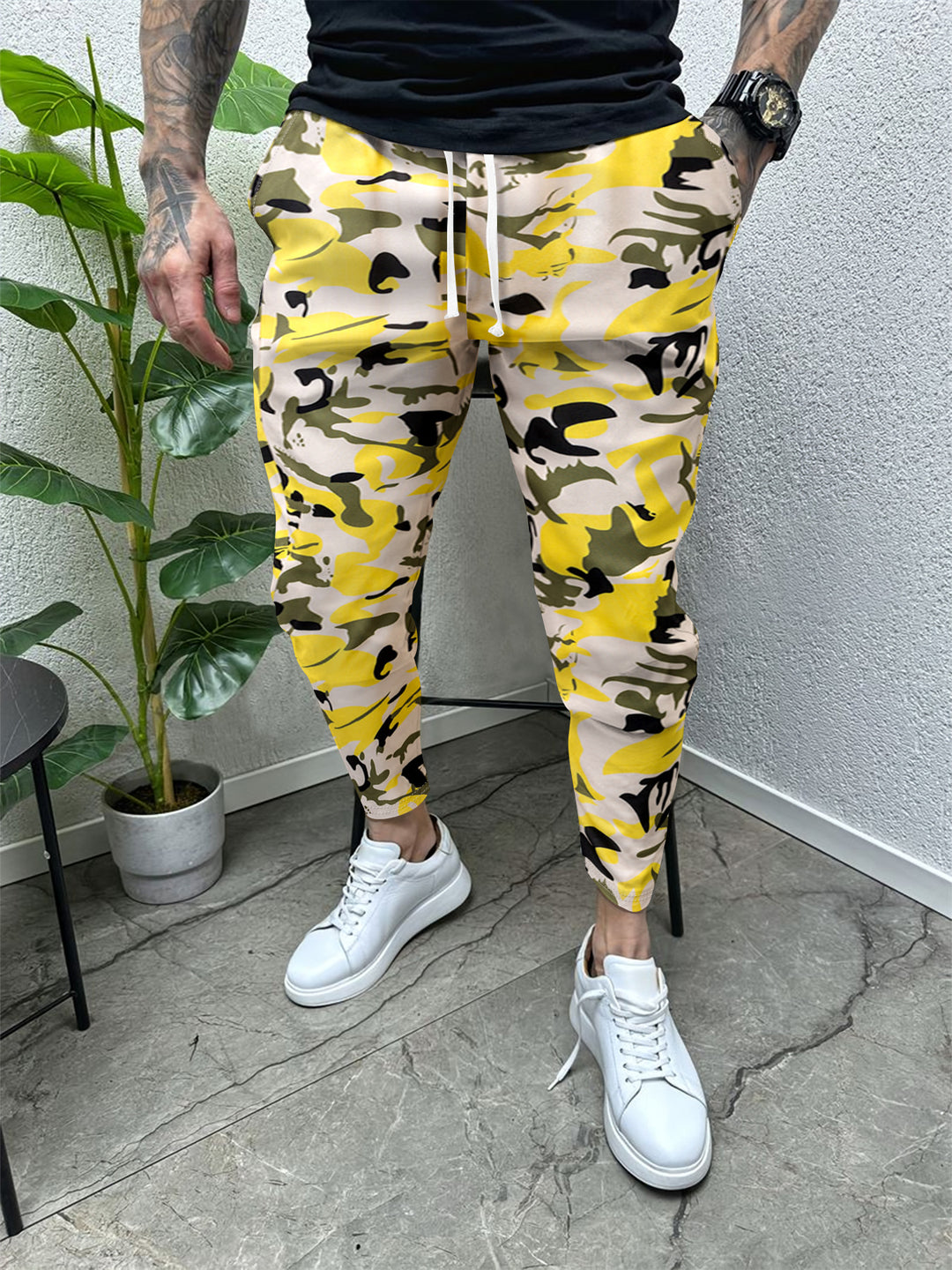 Herren Jogging-Hosen im modernen Camouflage-Stil Echoarchiv