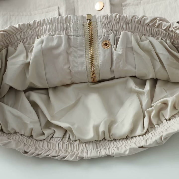 Damen leichte Utility-Blousonjacke mit Rundhalsausschnitt, Druckknopfleiste und großen aufgesetzten Pattentaschen – Célinea
