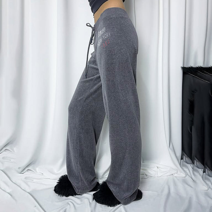 Damen nan weite Velours-Loungehose mit Tunnelzugbund, Kordelzug und dezenter Logo-Stickerei Echo Archiv