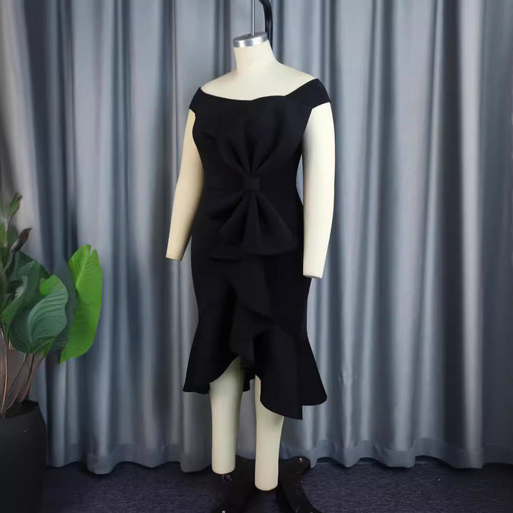 Damen Elegantes Abendkleid mit asymmetrischem Rüschendesign Echo Archiv