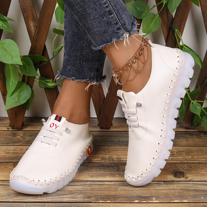 Damen Bequeme Lederoptik-Slipper mit flexibler Profilsohle und Mokassin-Naht – Lioré