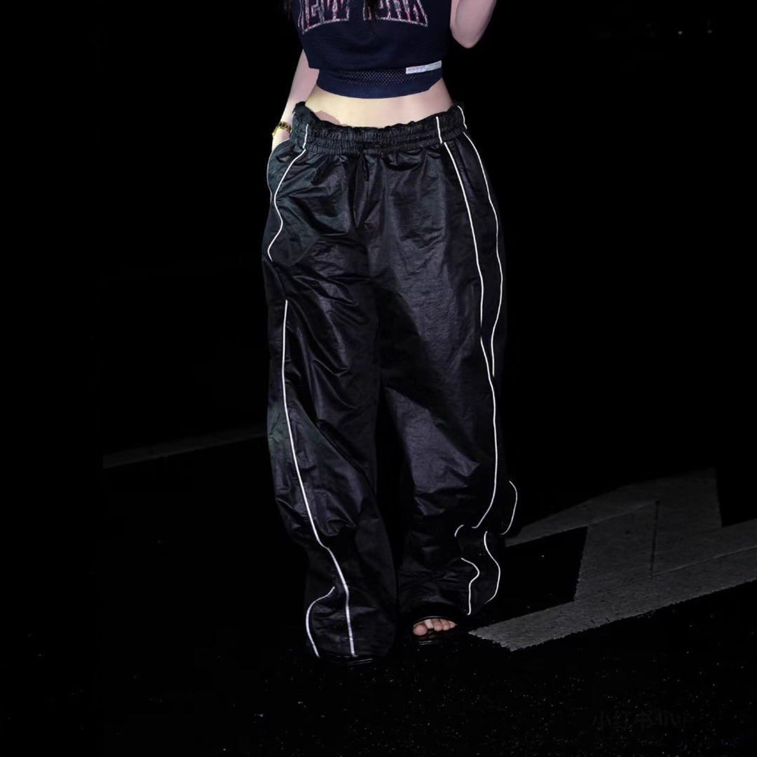Damen Trendige Relaxed Fit Sporthose mit elastischem Bund und seitlichen Reißverschlüssen Echo Archiv