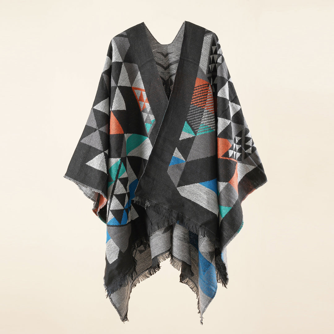Damen Oversize-Ruana im Jacquard-Wickelstil mit dreieckigem Muster und Fransensaum – Avérine