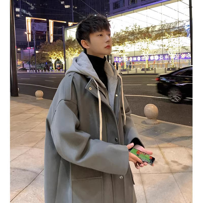 Herren Übergröße Winterjacke mit Kapuze und modernen Details Echoarchiv