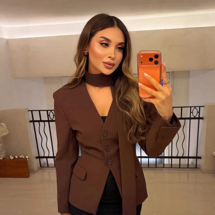 Damen Taillierter Blazer mit Schalkragenband, dreifacher Knopfleiste und Pattentaschen Echo Archiv