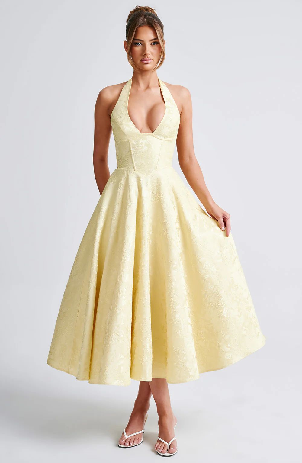 Damen Elegantes Halterneck-Ballkleid mit weitem Rock Echo Archiv