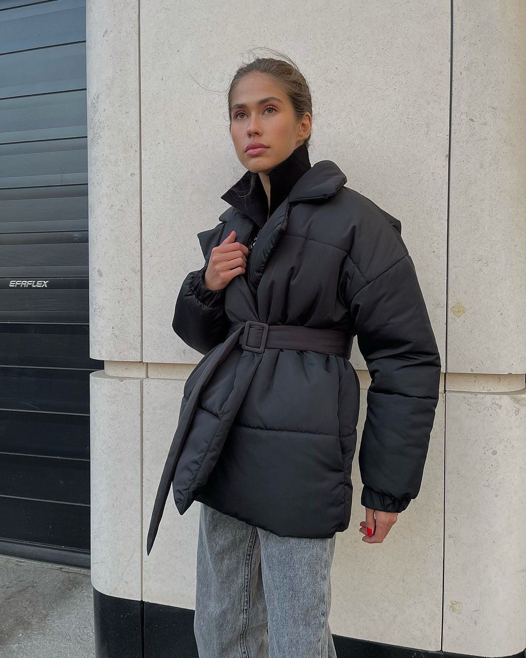 Damen Wattierte Taillierte Steppjacke mit Gürtel und Kapuze Echoarchiv
