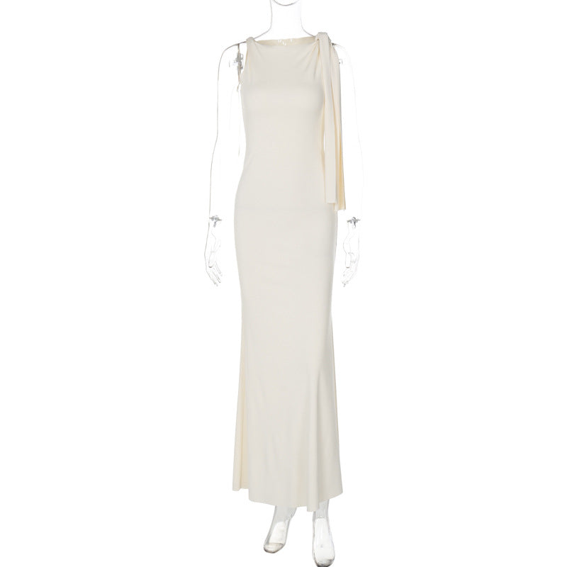 Damen Elegantes Maxikleid mit asymmetrischen Trägerdetails Echo Archiv