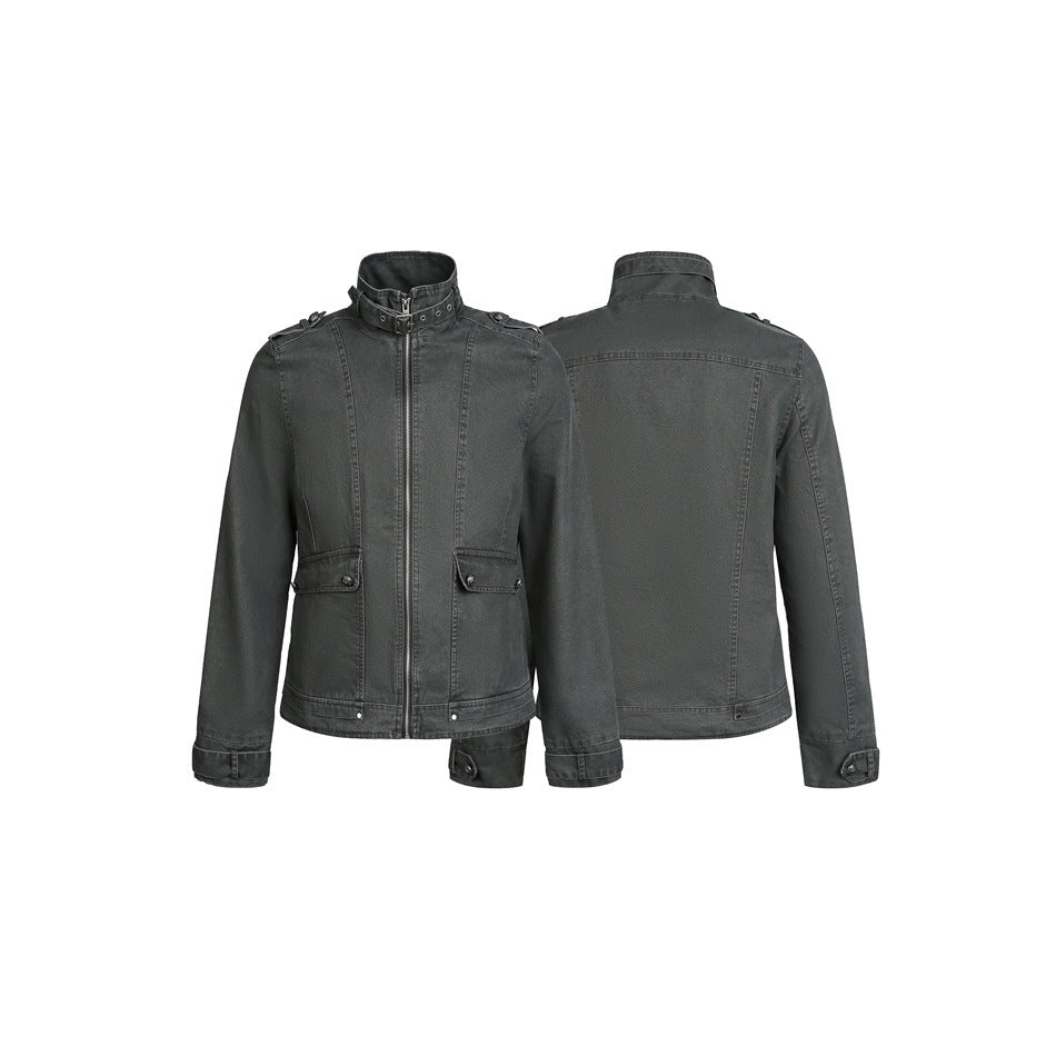 Herren Kurzjacke im Fieldstil mit hohem Schnallenkragen, Schulterklappen und Pattentaschen Echoarchiv