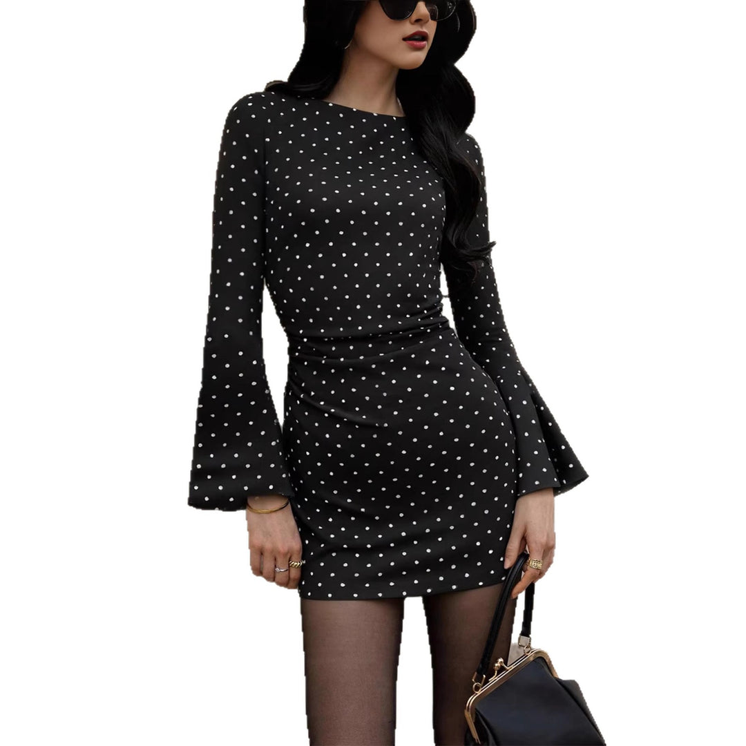 Damen Enges Polka Dot Mini Kleid mit langen Ärmeln und U Boot Ausschnitt – Avérine
