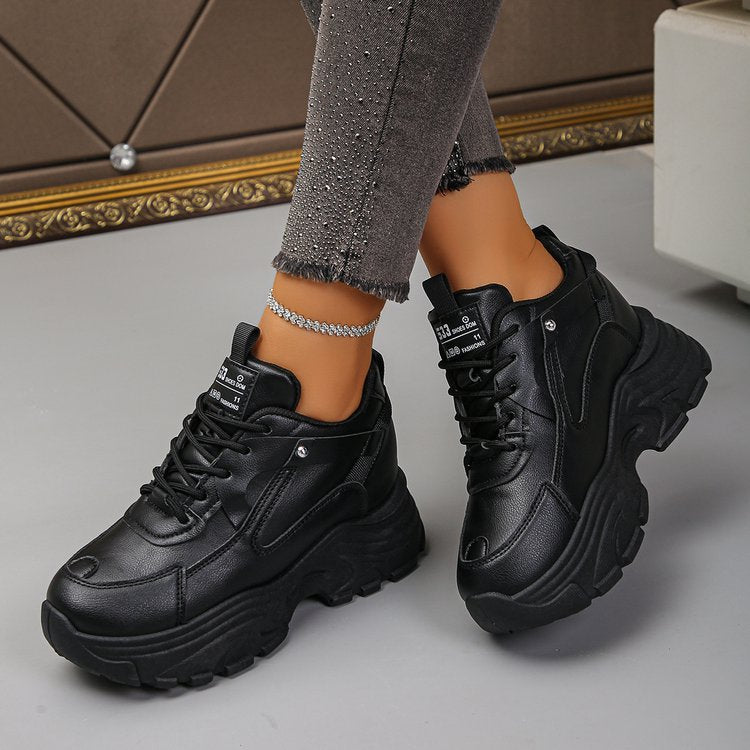 Damen Chunky‑Plateau‑Sneaker mit skulpturierter Profilsohle und gepolstertem Schaft Echoarchiv