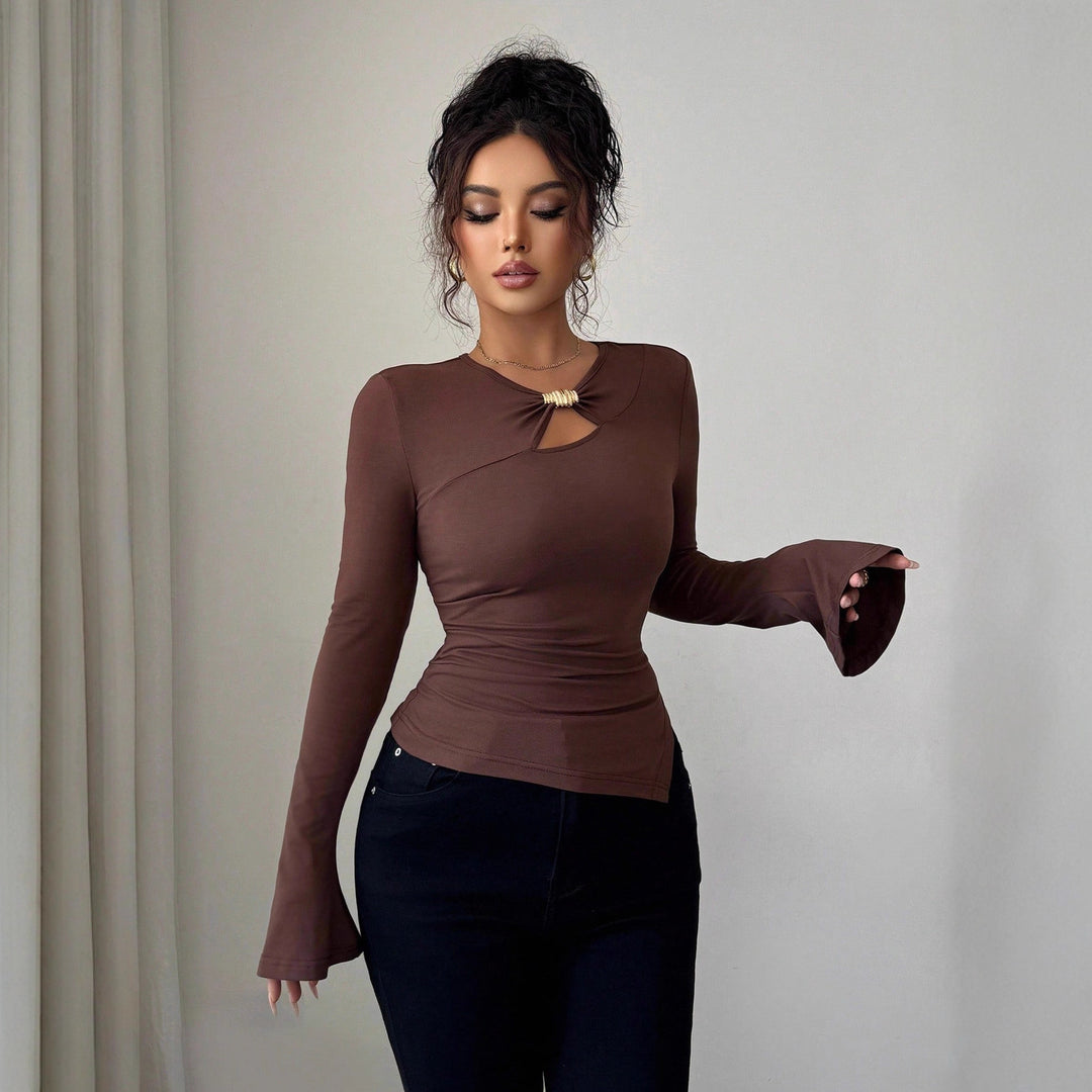 Damen nan figurbetontes Langarmshirt mit Schlüsselloch und Ringapplikation Echo Archiv