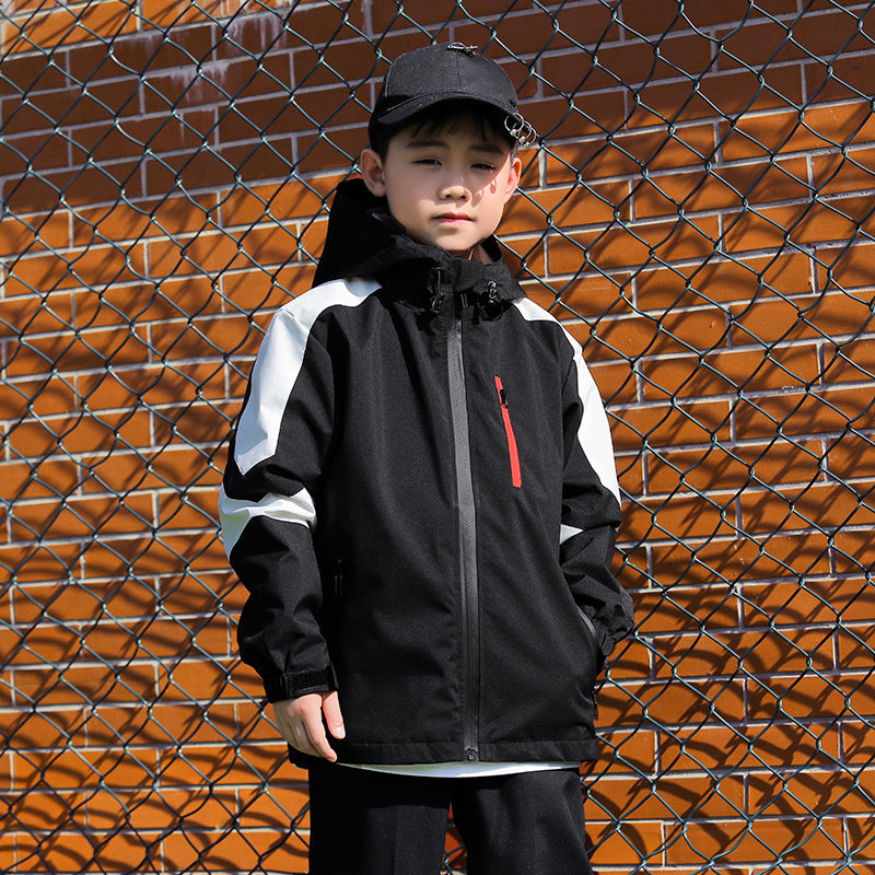 Herren Sportliche Softshell-Outdoorjacke mit Kapuze, Colorblock-Ärmel und wasserabweisender Membran Echoarchiv