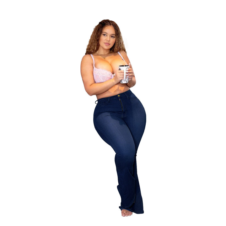 Damen High-Waist Flared-Jeans im figurformenden Curvy-Cut Echo Archiv