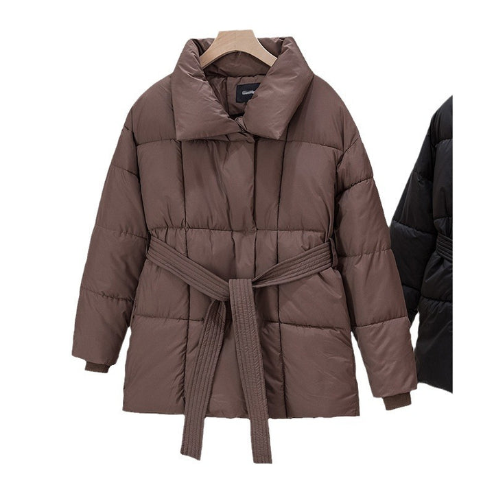 Damen Gekachelte Pufferjacke mit Taillengürtel und breitem Stehkragen Echo Archiv