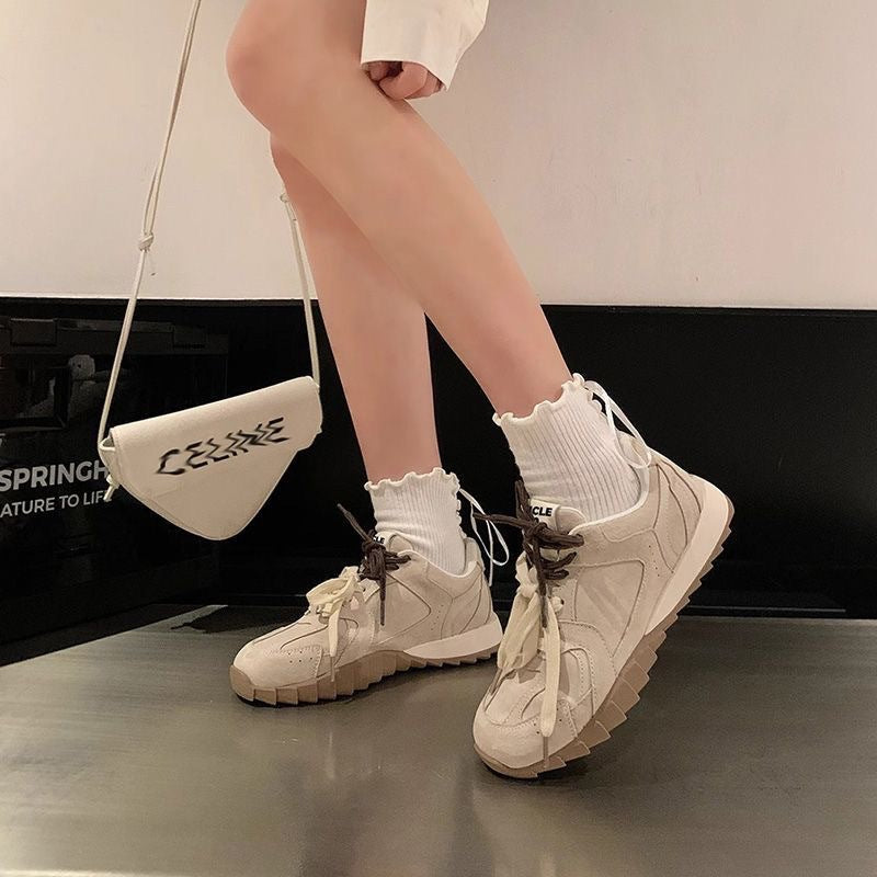 Damen Sneakers im modernen Design mit dämpfender Sohle Echo Archiv