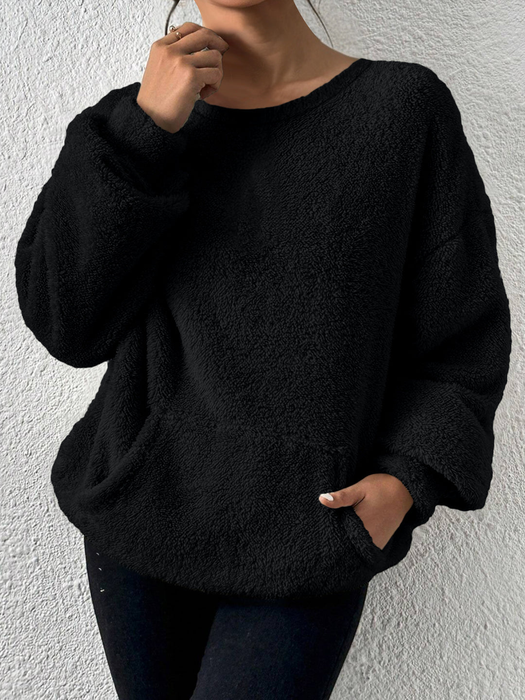 Damen Kuscheliger Teddy-Fleece-Pullover mit Kängurutasche – Mavelle