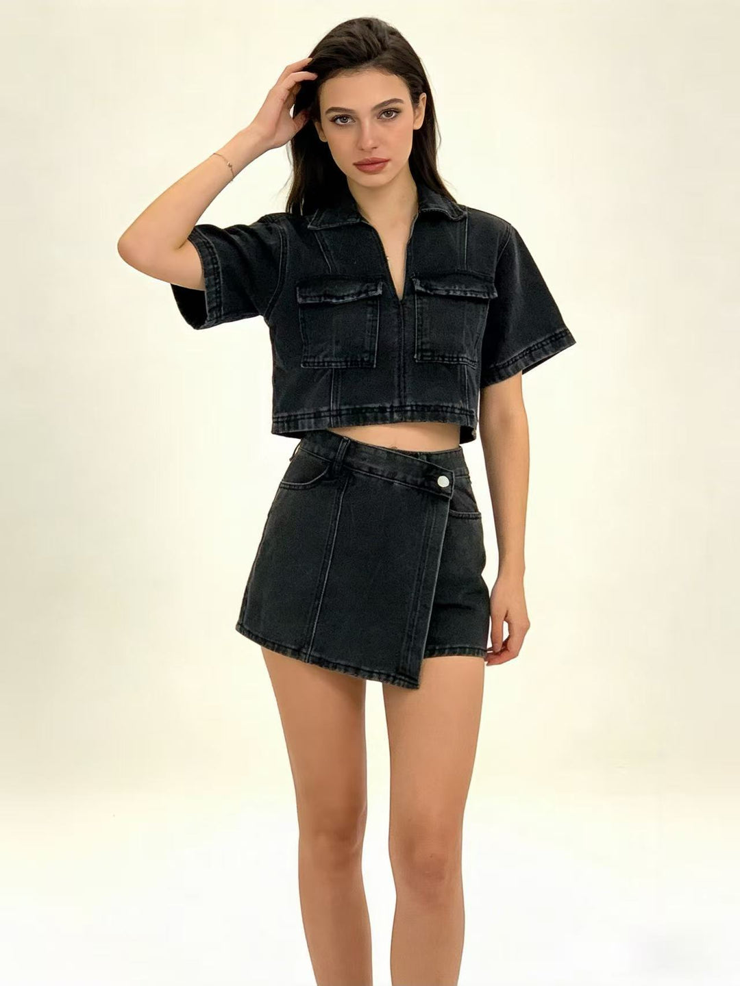 Damen modisches cropped Hemd mit aufgesetzten Taschen und lässigen Shorts Echo Archiv