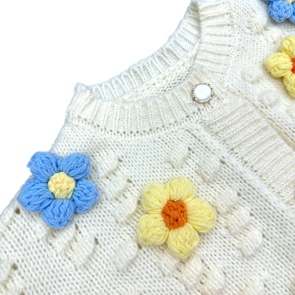Damen Verspielter Strickpullover mit floralen Applikationen – Mavelle