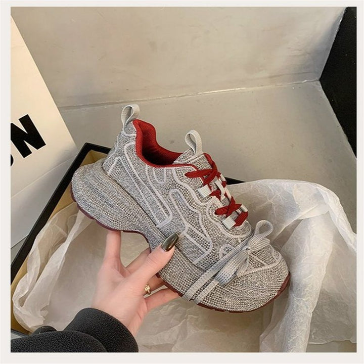 Damen Statement‑Sneaker mit strukturiertem Netz‑Mesh, überhöhter Plateau‑Sohle und gepolstertem Komfortfutter Echo Archiv