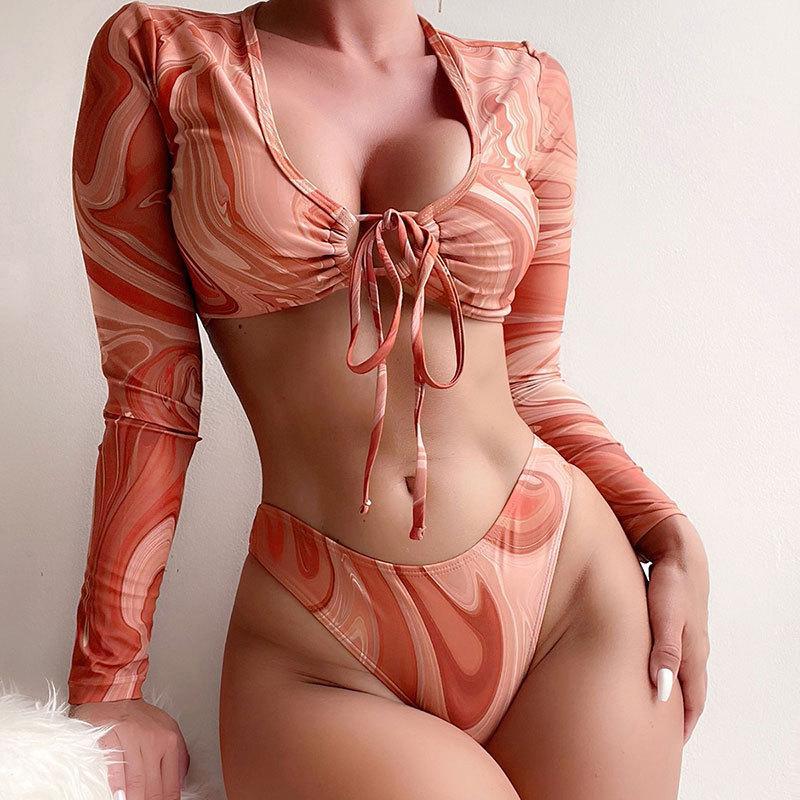 Damen Bikiniset mit langärmligem Oberteil und modischem Wickeldetail Echo Archiv
