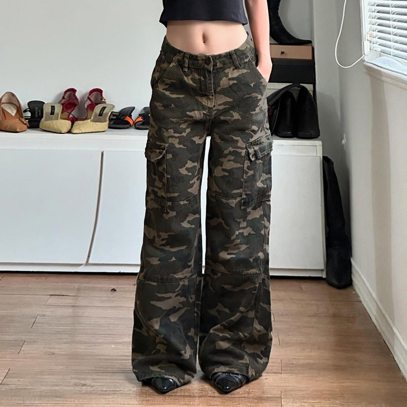 Damen nan weite Cargo-Hose mit Camouflage-Print, hoher Taille und mehreren aufgesetzten Beintaschen Echo Archiv
