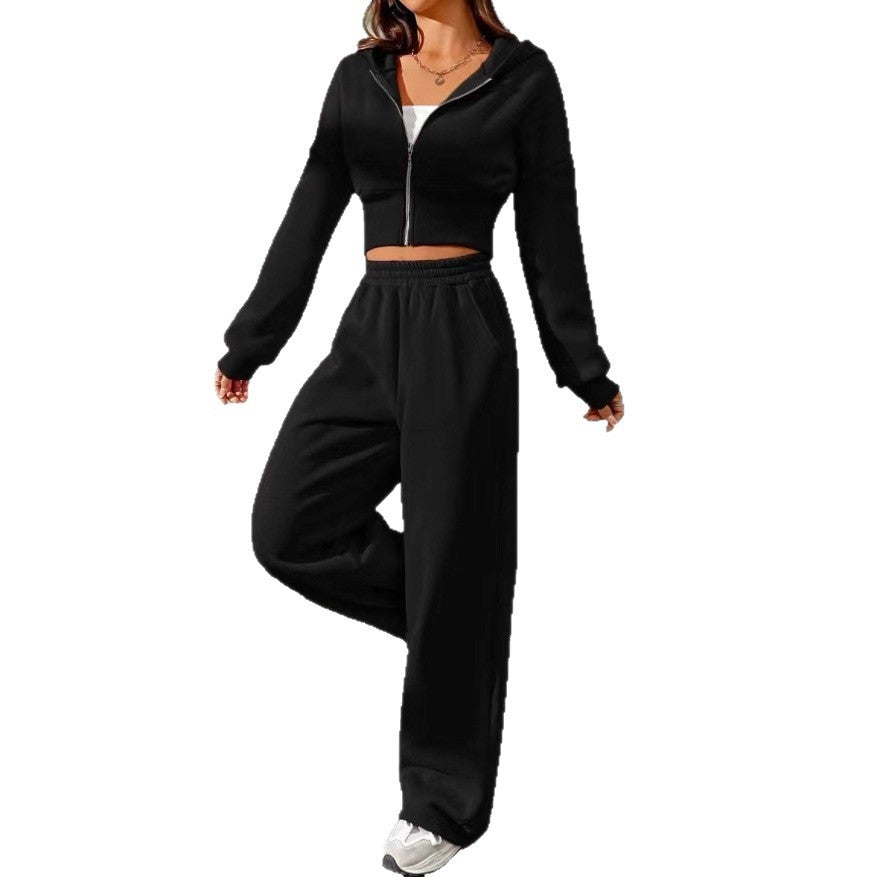 Damen nan kurzes Kapuzen-Sweatshirt mit Reißverschluss und weite High-Waist Jogginghose Echo Archiv