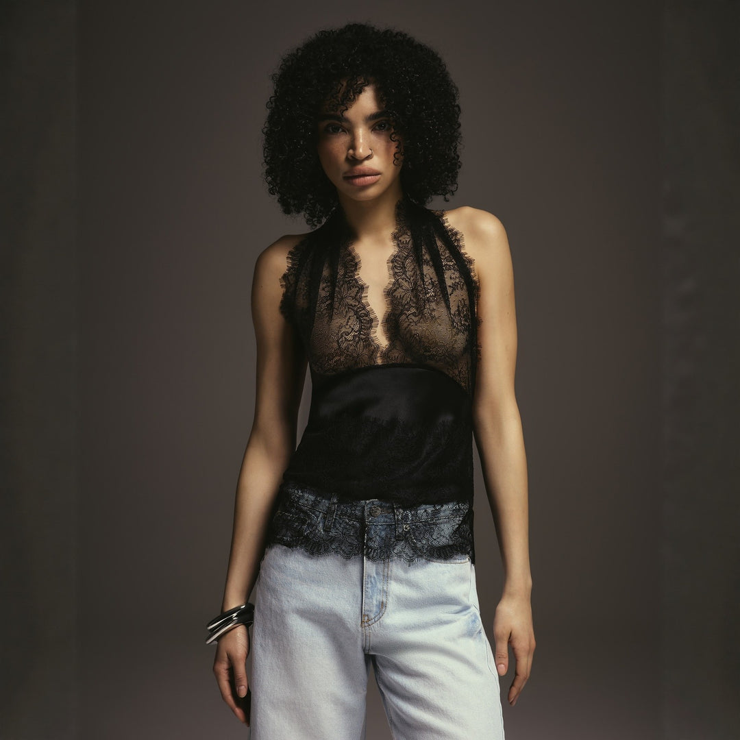 Damen Elegantes Oberteil mit Spitzendetails und tiefem V-Ausschnitt Echo Archiv