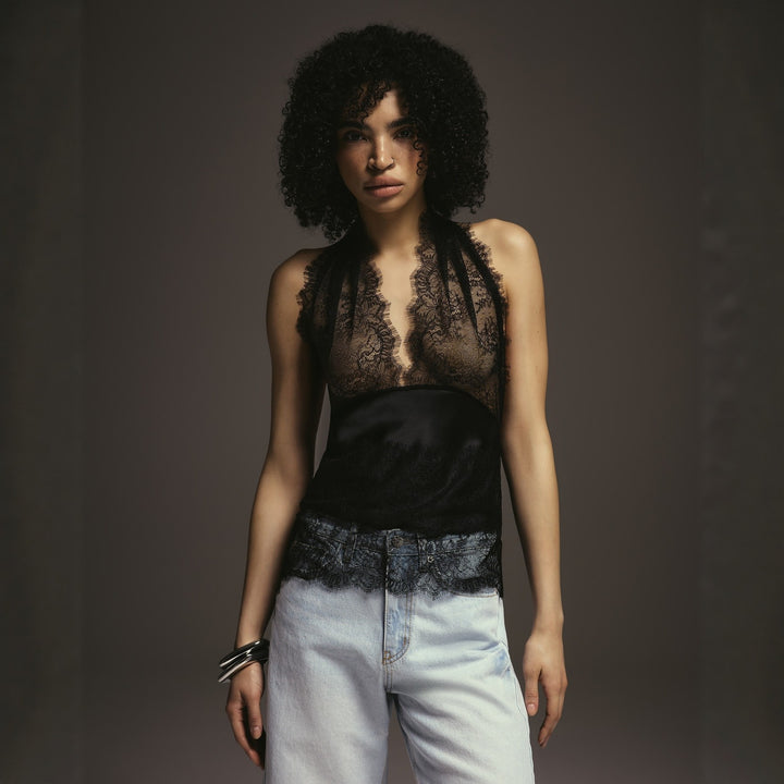 Damen Elegantes Oberteil mit Spitzendetails und tiefem V-Ausschnitt Echo Archiv