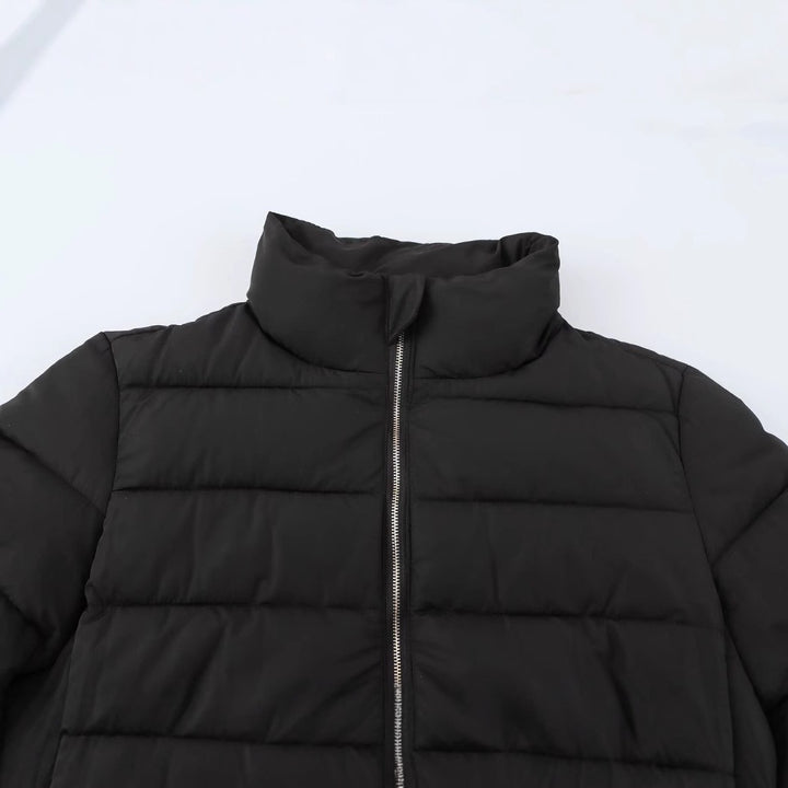 Damen Kurze gesteppte Jacke mit Stehkragen, Reißverschluss und elastischen Bündchen Echo Archiv