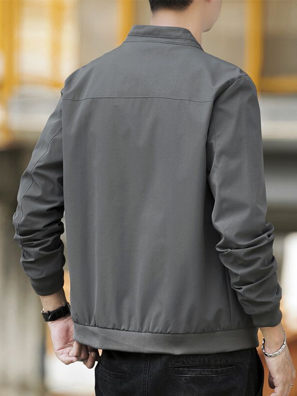 Herren leichte Übergangsjacke mit hohem Kragen und praktischen Druckknöpfen Echoarchiv