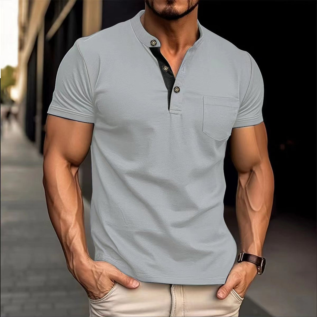 Herren Polo-Shirt mit modernem Stehkragen und dekorativen Druckknöpfen Echoarchiv