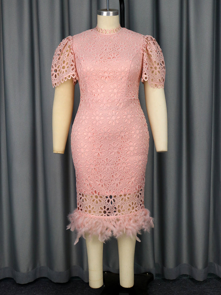 Damen Hochwertiges Spitzenkleid mit voluminösen Puffärmeln und fransigem Saum Echo Archiv