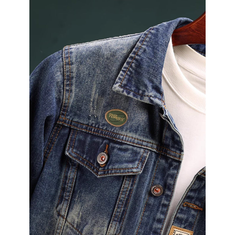 Herren Vintage-gewaschene Denimjacke mit Markenpatches, Brustklappen und geradem Schnitt Echoarchiv