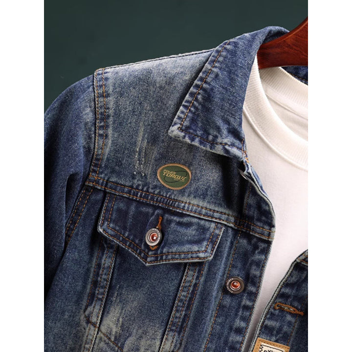 Herren Vintage-gewaschene Denimjacke mit Markenpatches, Brustklappen und geradem Schnitt Echoarchiv