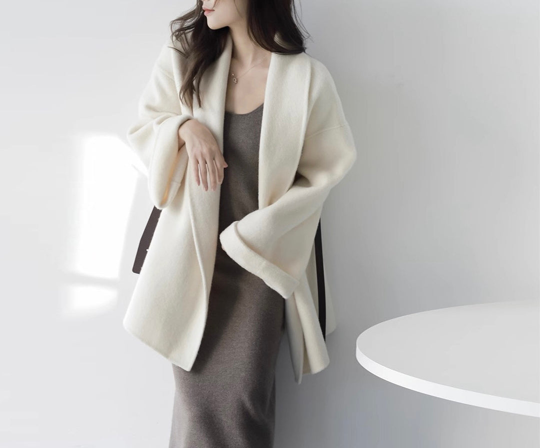 Damen Schicke und elegante Wickeljacke Echoarchiv