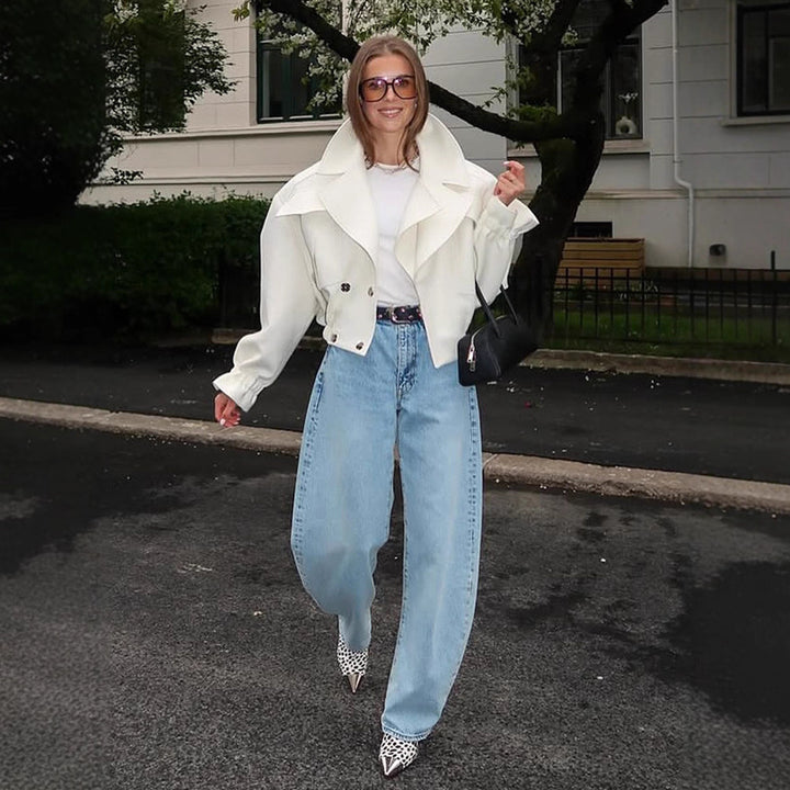Damen Oversize-Boxy-Blouson mit voluminösen Ärmeln und hochgeschnittener Bundfaltenhose Echoarchiv