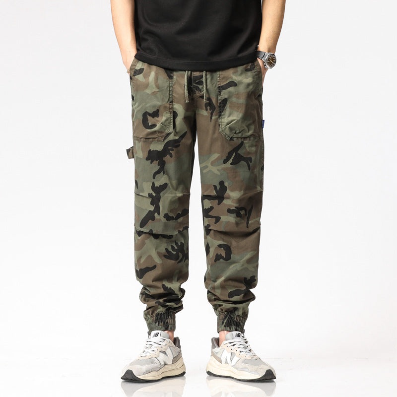 Herren Camouflage-Cargo-Joggerhose mit Tunnelzug, Mehrfachtaschen und gerippten Beinabschlüssen Echo Archiv